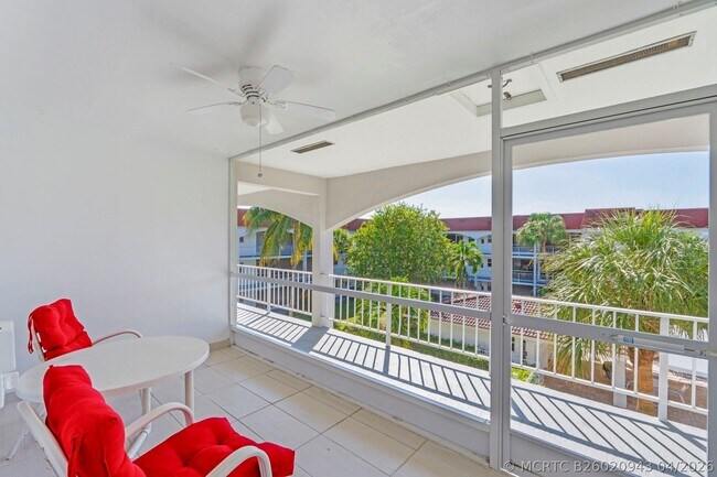 Foto del edificio - 581 Blue Heron Dr