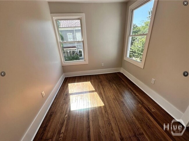 Building Photo - 221 W Duffy St