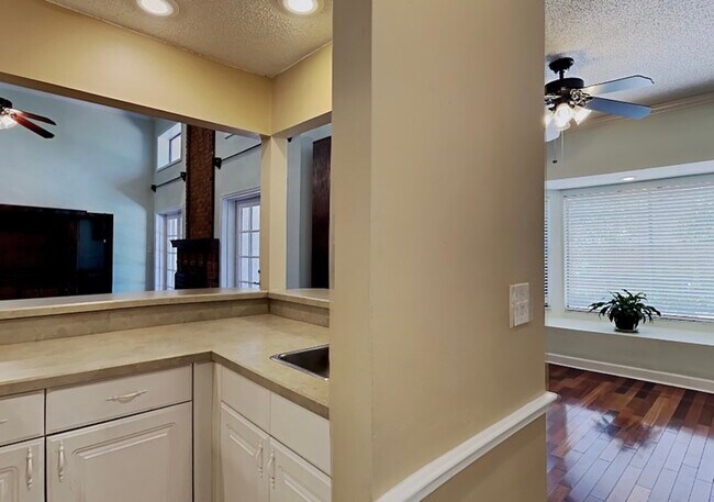 Foto del edificio - 266 Buttercup Cir