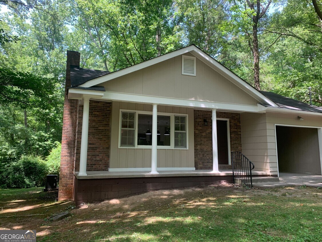 Primary Photo - 110 Walker Woods Dr