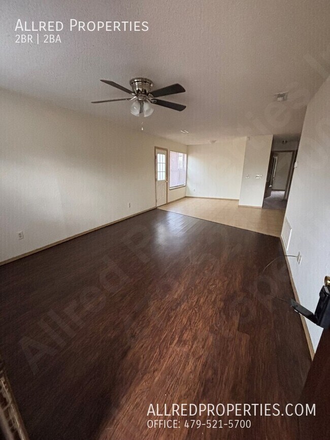 Foto del edificio - 680 W Martha-