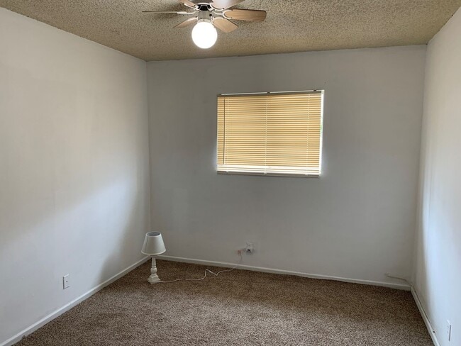 Building Photo - 918-920 Calhoun Pl