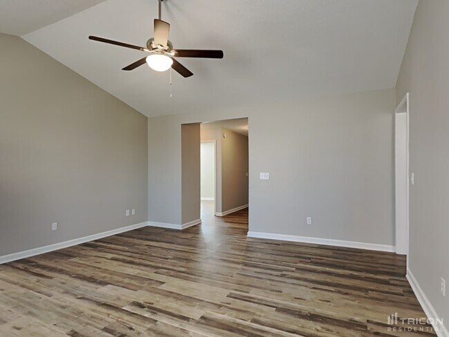 Foto del edificio - 455 Hunters Crossing Dr