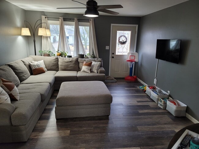 Building Photo - 2512 S Fountain Ave