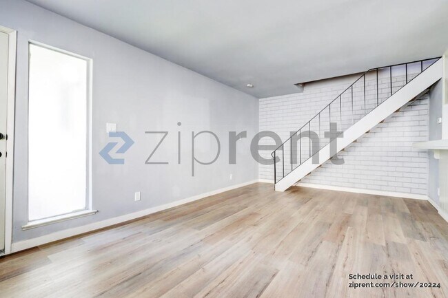 Foto del edificio - 7384 Franklin Blvd