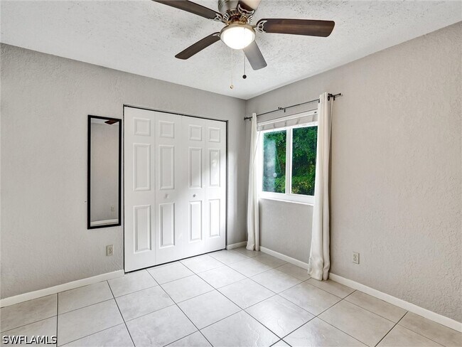 Building Photo - 4621 Bayshore Dr