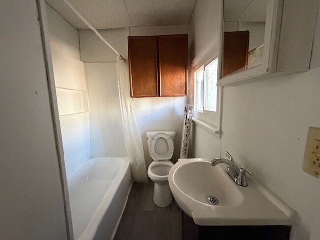 Foto del edificio - 347 E King St