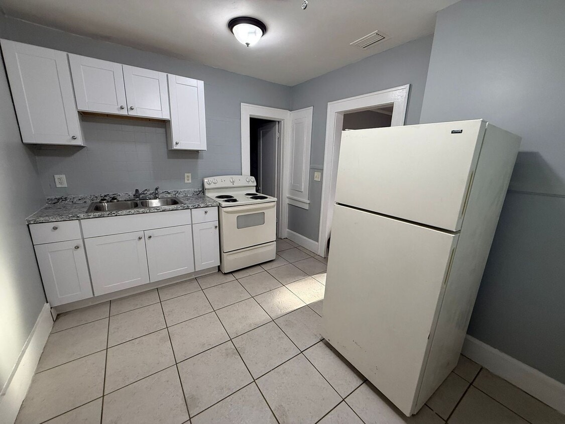 Foto principal - 1316 12th St S