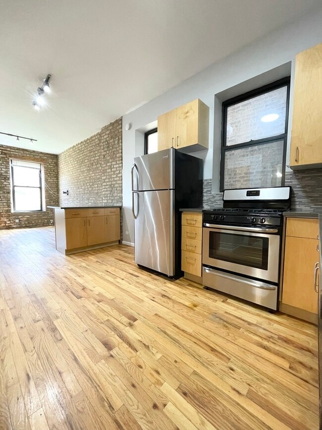 Foto del edificio - 1927 N Wolcott Ave