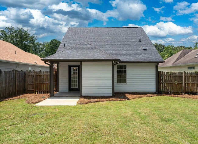 Building Photo - 160 Carrington Ln