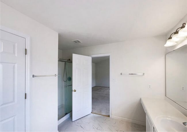 Building Photo - 756 Thunder Hill Dr