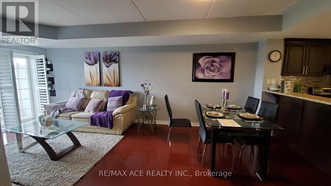 Photo du bâtiment - 7428-7428 Markham Rd