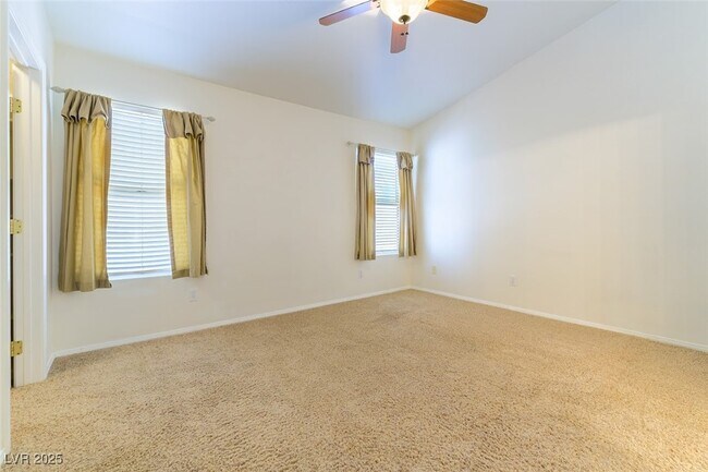 Foto del edificio - 3353 Kylemore St