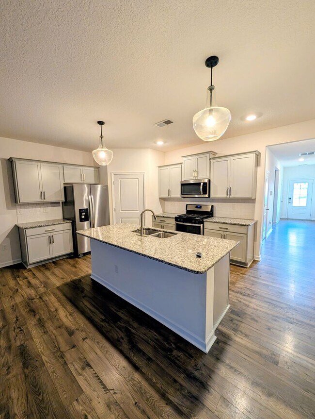 Foto del edificio - Great Home Available Now