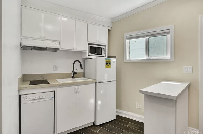 Foto del edificio - 738 S Norton Ave