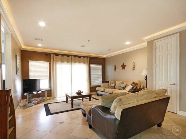 Building Photo - 7039 Kingston Cove Ln
