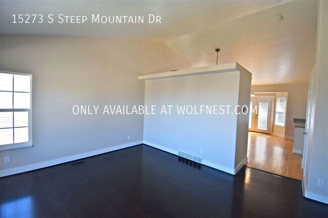 Building Photo - No Security Deposit Option! Elite 7 Bedroo...