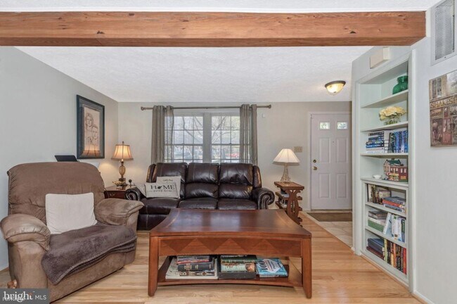 Foto del edificio - 3 br, 2.5 bath Townhome - 6062 Cedar Wood ...