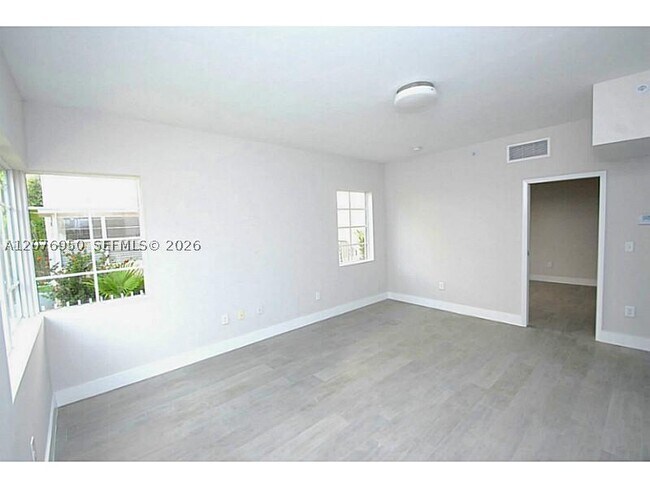 Building Photo - 1321 Pennsylvania Ave