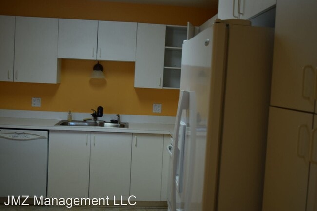 Building Photo - 2 br, 2 bath House - 30450 Orchard Lake Un...