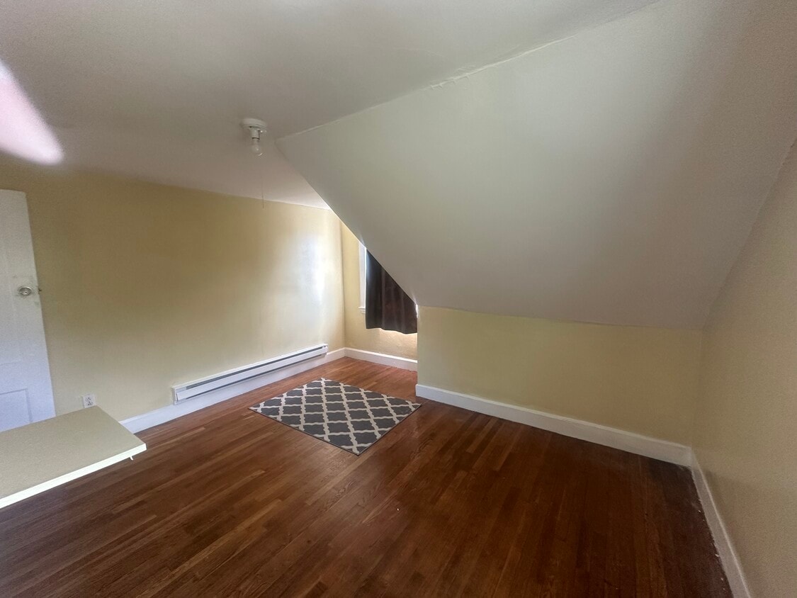 Primary Photo - 7A Taylor St