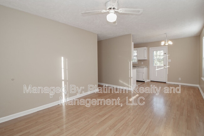 Building Photo - 667 Artic Ave