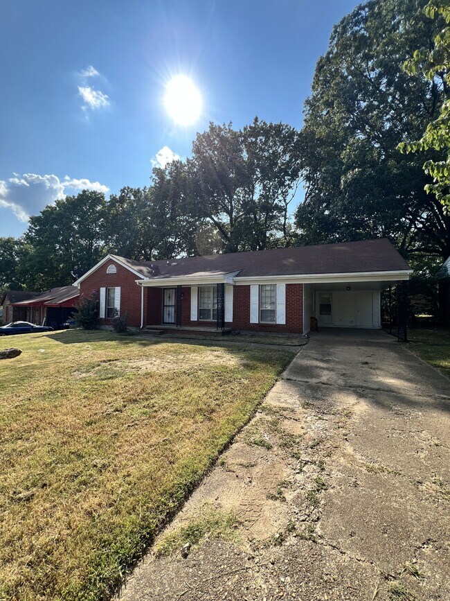 Foto del edificio - 3611 Naylor Dr