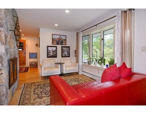 Building Photo - 54 Everett St