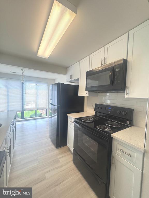 Foto del edificio - 18001 Chalet Dr