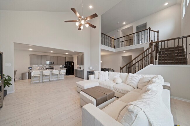 Foto del edificio - 2277 Forest Chestnut Dr