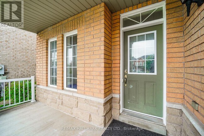 Building Photo - 135 Maroon Dr