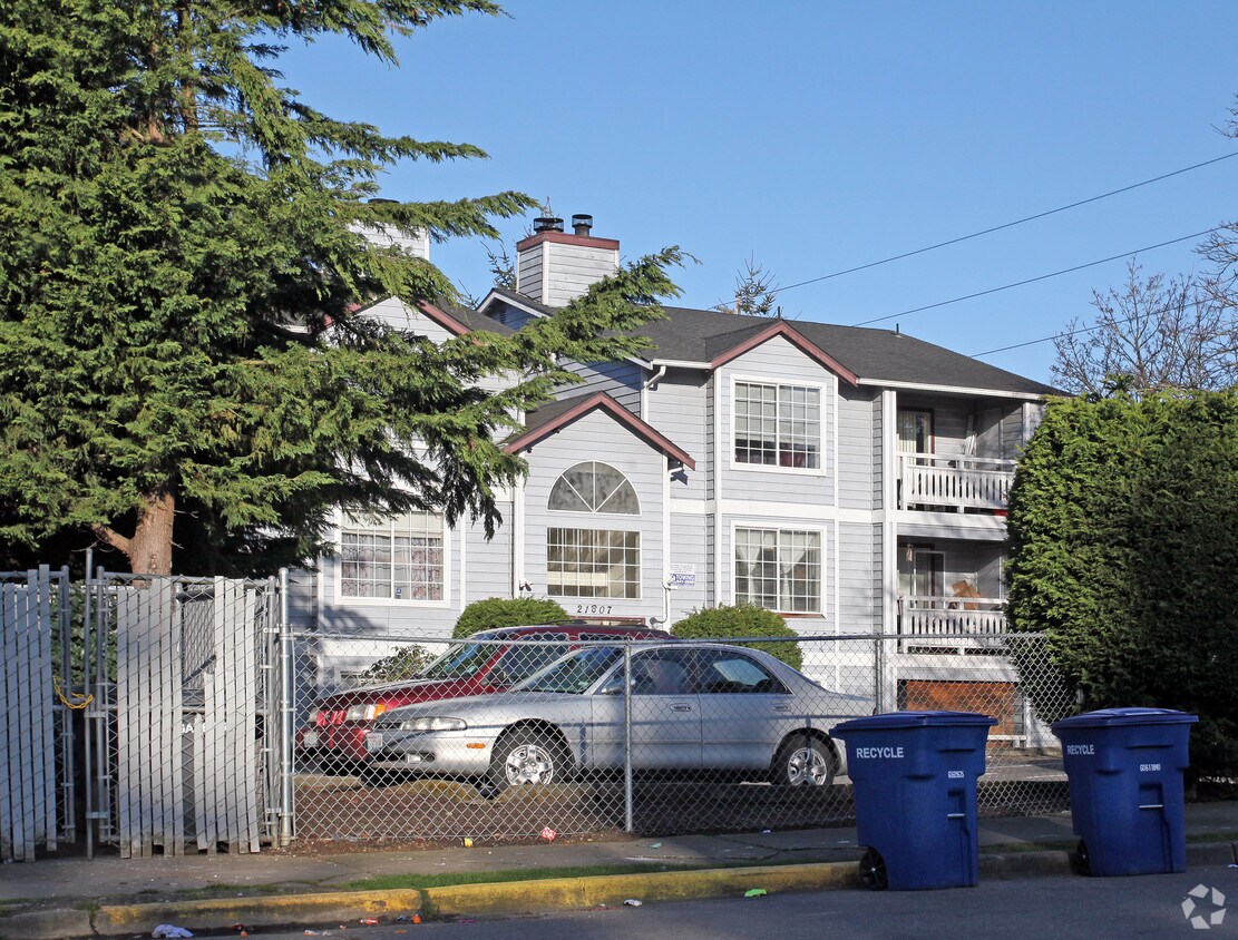 Chastain Apartments Apartments in Des Moines, WA