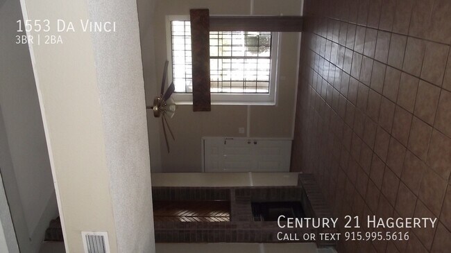 Building Photo - East El Paso 3 bed Refirg A/C