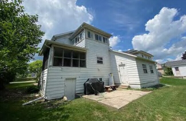 Foto del edificio - 263 N Prairie St