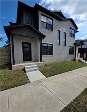Building Photo - 805 N Crater Ave