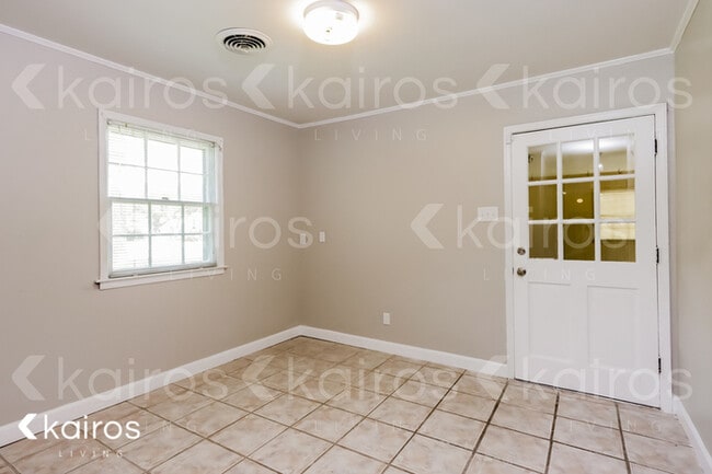 Building Photo - 201 Arrowhead Dr