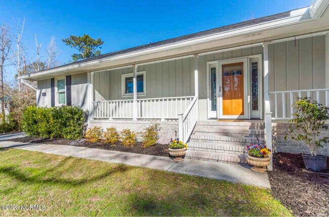 Foto del edificio - 617 Porters Neck Rd