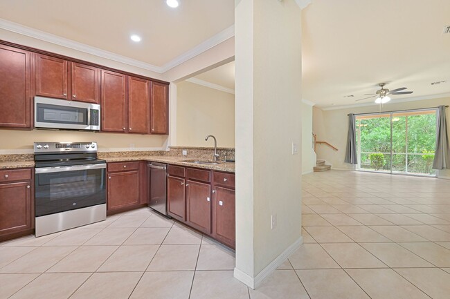 Building Photo - NOW AVAILABLE -  3 Bed Townhouse in Marbel...