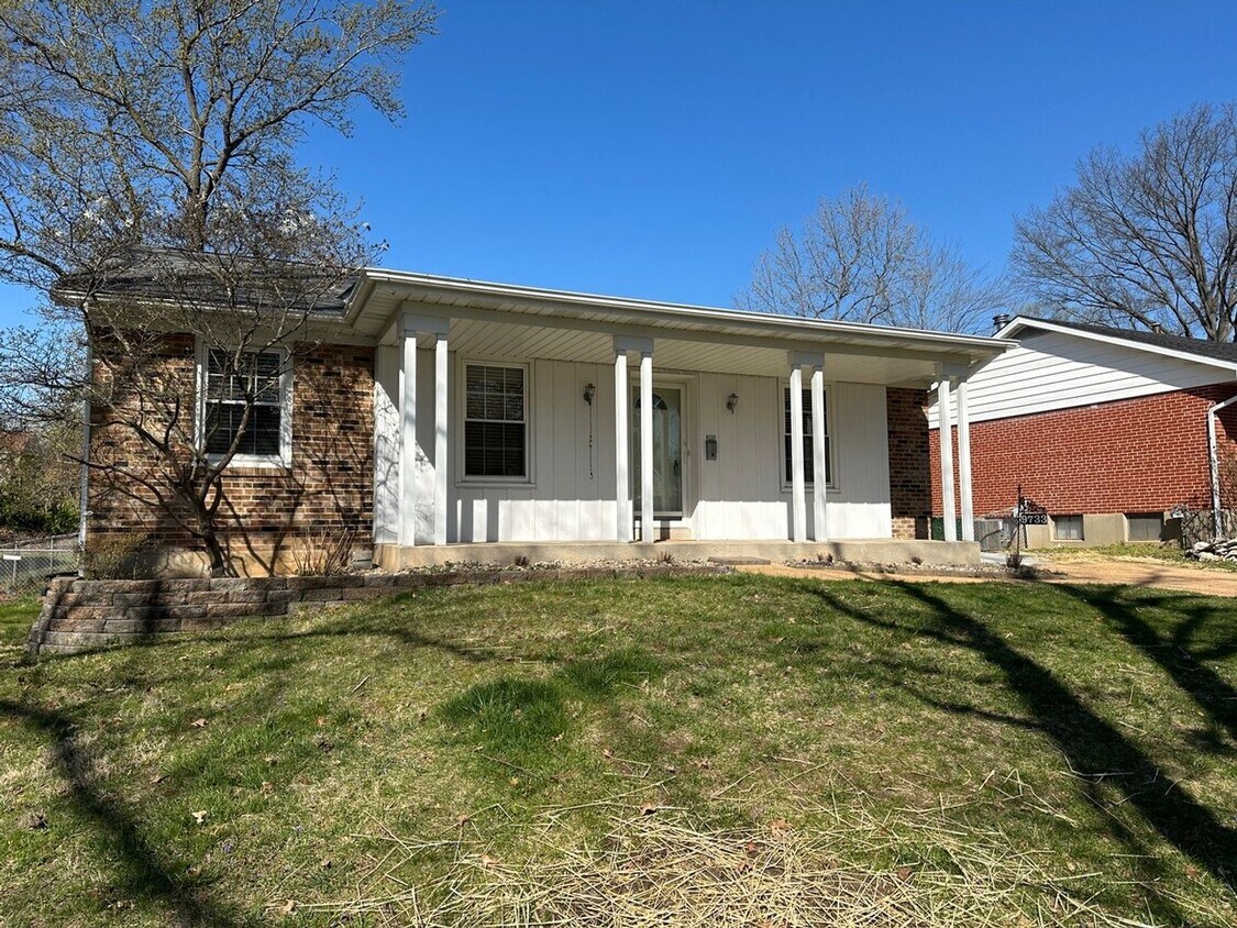 9733 RADIO DRIVE SAINT LOUIS 63123 House Rental in Affton, MO