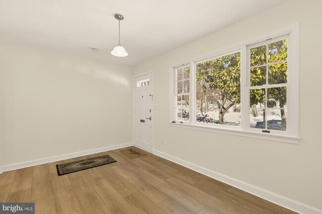 Foto del edificio - 2736 Stephenson Ln NW