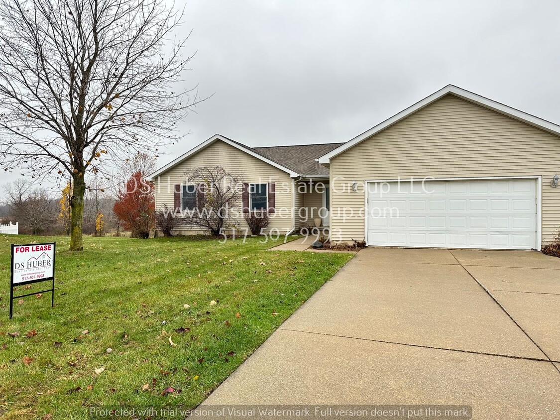 Primary Photo - 4 Bed! 3 Bath! A Spacious Home Rent Ready ...