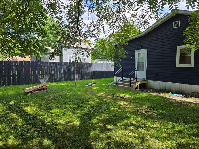 Foto del edificio - 723 S Woodbridge St