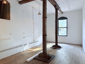 Building Photo - 5 Delavan St