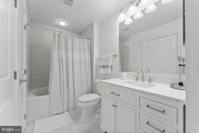 Foto del edificio - 155 Potomac Passage