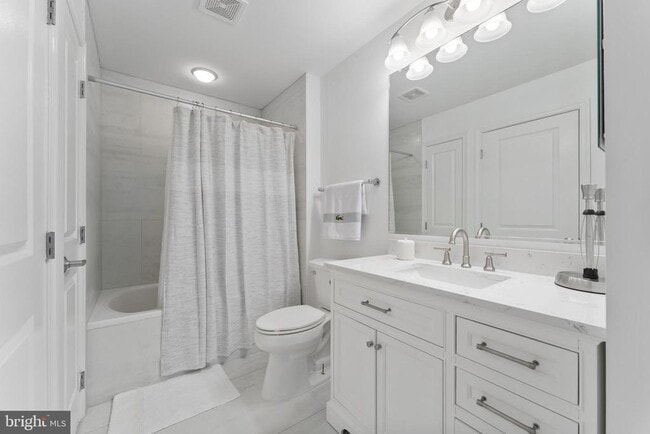 Building Photo - 155 Potomac Passage