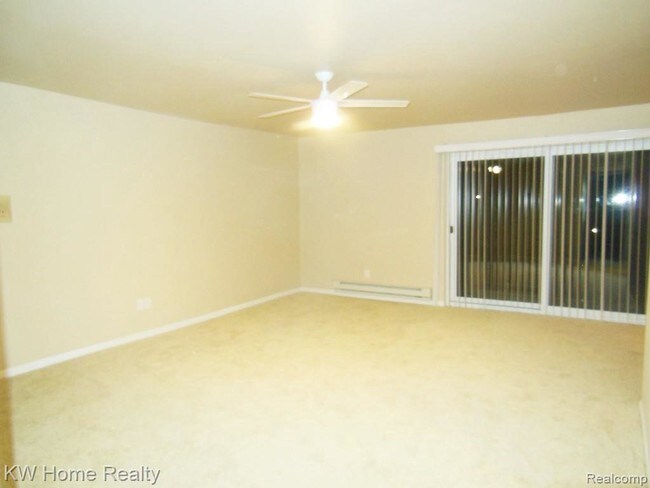 Building Photo - 1834 Colonial Village Way