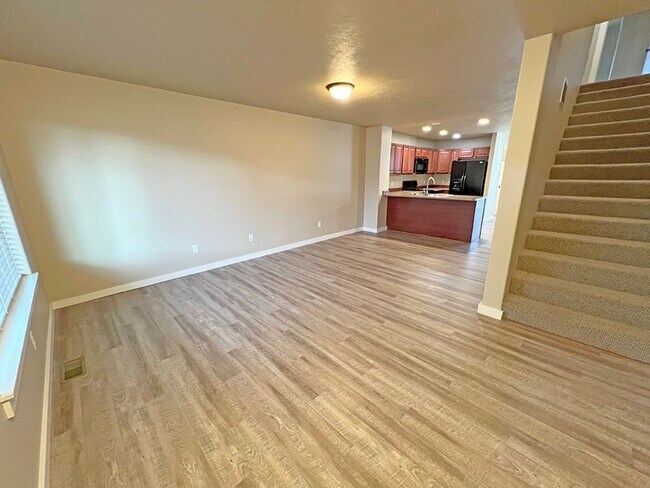 Building Photo - Three Bedroom in Four Corners, Water Included