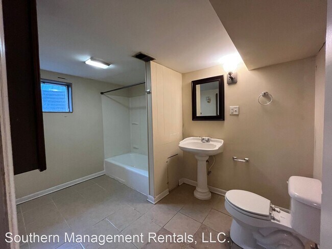 Building Photo - 1 br, 1 bath House - 52B N. Penn St.