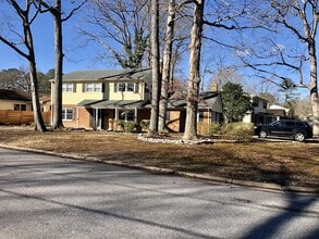 Building Photo - 613 Reef Ln