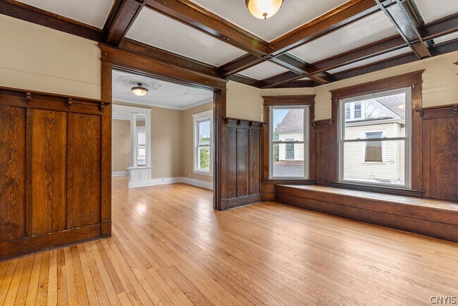 Building Photo - 1522 S State St